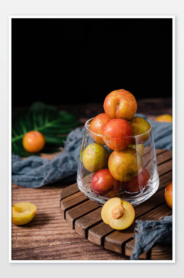 夏季水果新鲜三华李摄影图图片图片