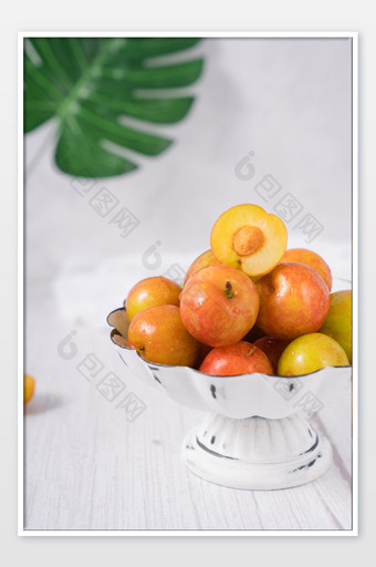 夏季水果新鲜李子摄影图图片