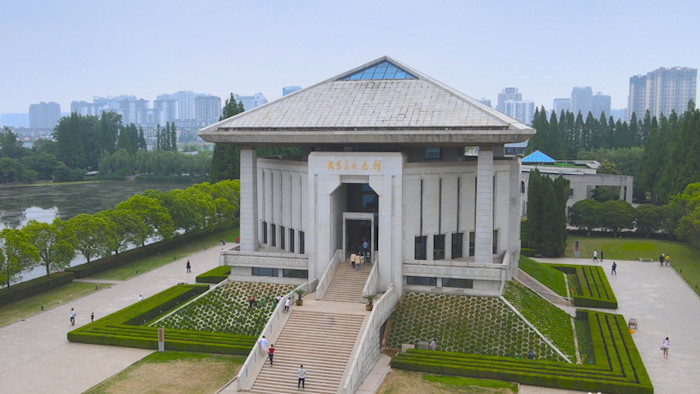 航拍5A景区旅游建筑周恩来纪念馆绿色