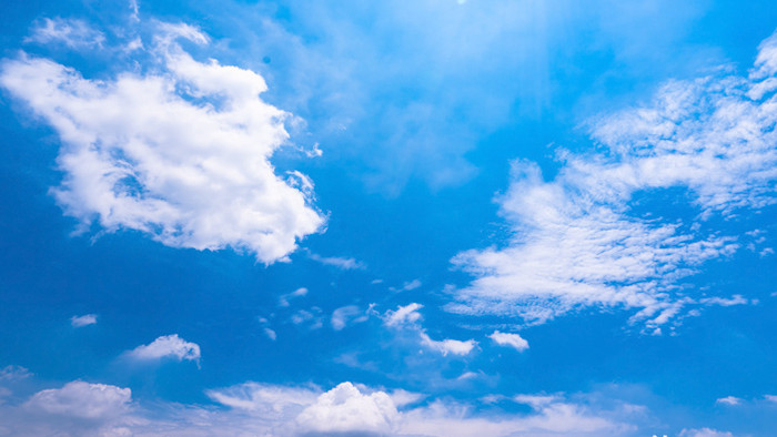 延迟拍摄天空白云云层划过蓝蓝的天