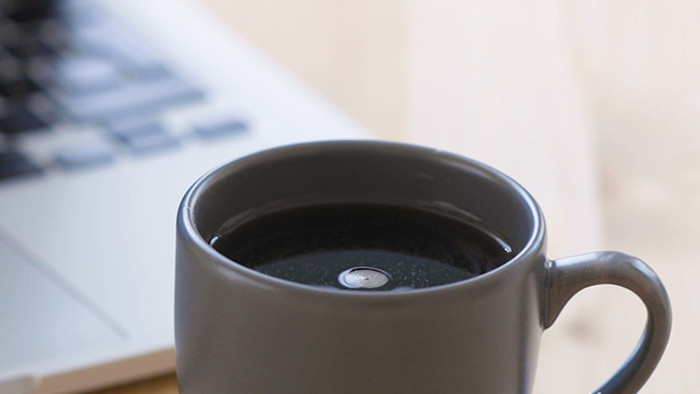 行业职业简约清新惬意办公室咖啡杯实拍素材