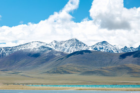 西藏纳木措念青唐古拉雪山