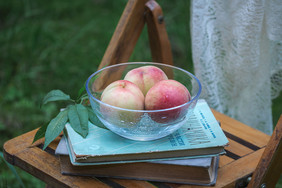 夏季新鲜桃子水果