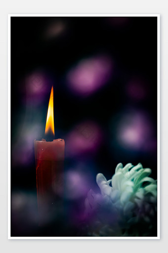 祭祀祈褔纪念追思腊烛 烛火思念追忆场景图图片