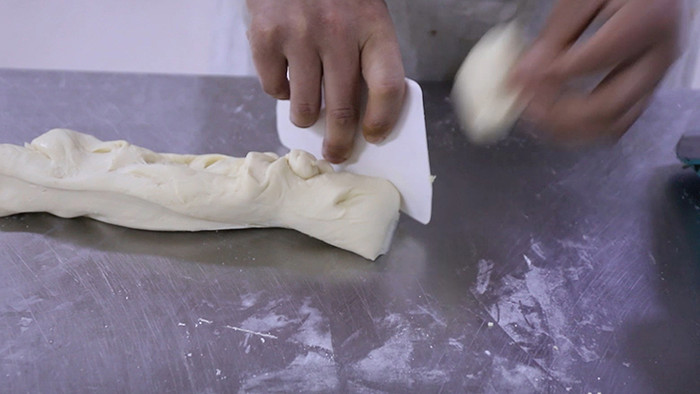 行业职业简约面包师制作甜点面包吐司实拍