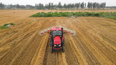 农业机械现代化指盘式搂草机小麦秸秆收集器