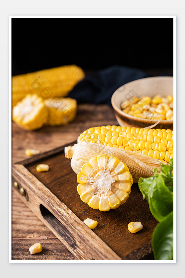 新鲜果蔬甜玉米食材摄影图
