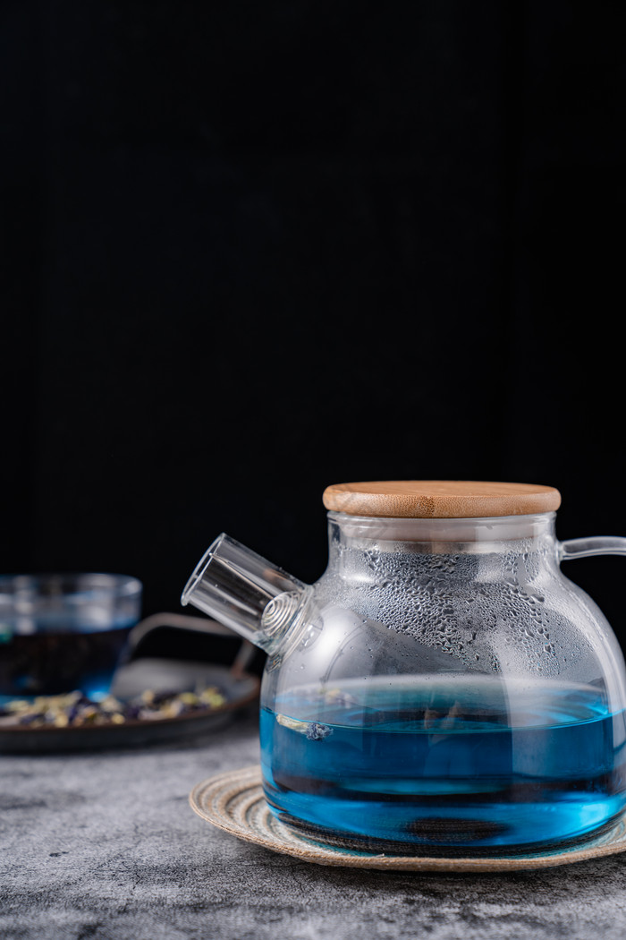 茶饮花茶泡茶蝶豆花茶摄影图图片