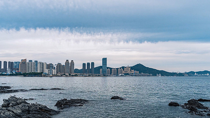 城市风景大气大连滨海城市风光天空云层延时