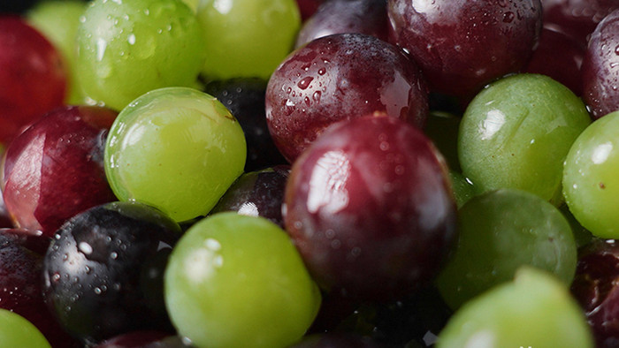 生鲜水果简约晶莹剔透的葡萄新鲜水果实拍