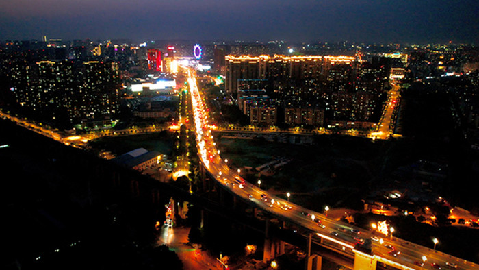 震撼城市地标南京江北新区长江大桥夜景航拍