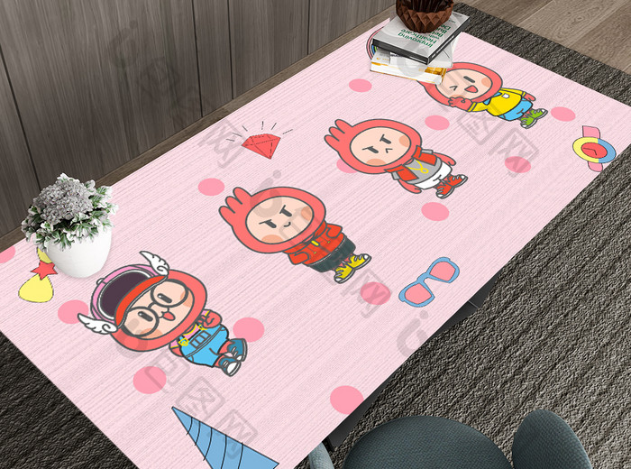 粉色卡通可爱人物桌垫