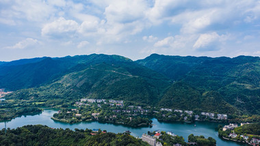 自然唯美旅游度假区蓝天白云风景延时航拍