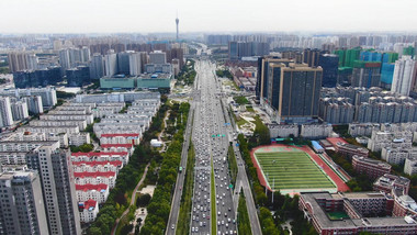 城市大气航拍河南郑州中州大道交通视频