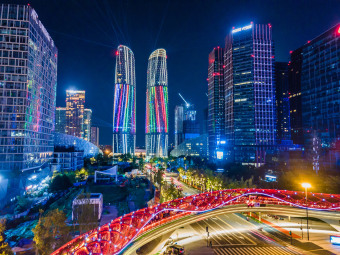 航拍夜景下的成都双子塔建筑片