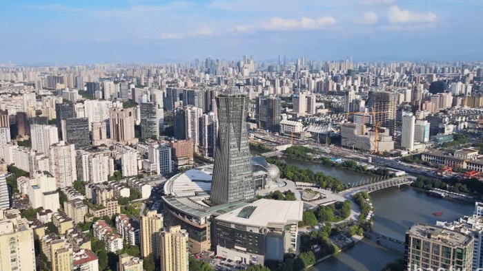 城市地标杭州环球中心城市天际线4K航拍