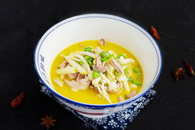 鲜蘑菇金汤肚条特色湘菜年味