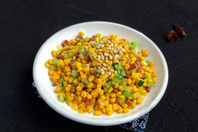 松仁玉米粒黄瓜丁素食