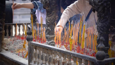 唯美人文寺庙烧香祭拜4k实拍