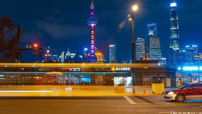 震撼上海外滩街道城市夜景车流8K延时
