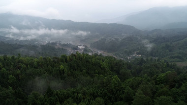 实拍农村大山云雾乡村生活视频