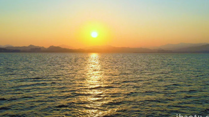 日出日落夕阳余晖湖面湖水4K航拍