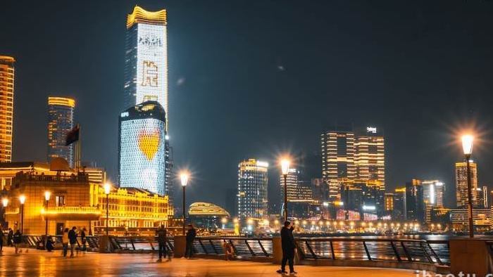 震撼上海白玉兰大厦城市夜景人流8K延时