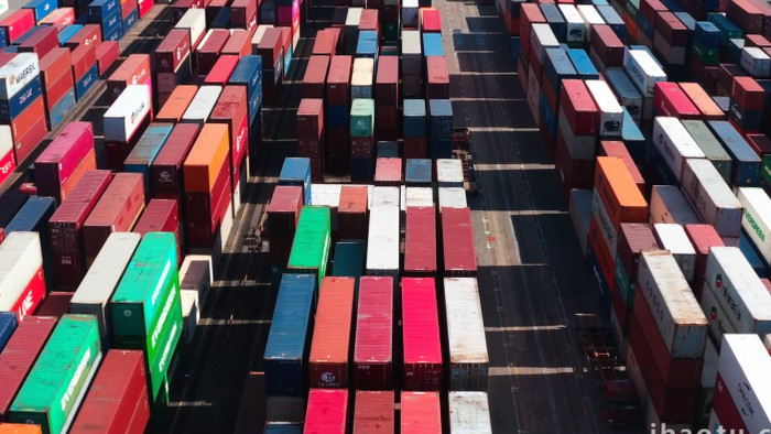 物流运输震撼码头集装箱装卸车辆运送航拍