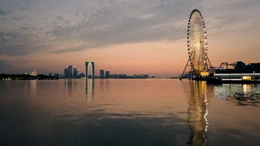 震撼风黑金苏州中心夜景实拍