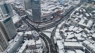 震撼大气冬季雨雪天城市交通航拍