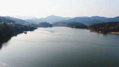 自然大气大山水库乡村航拍