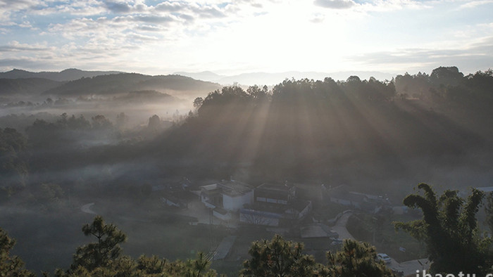 航拍5K自然森林早晨大山风光视频