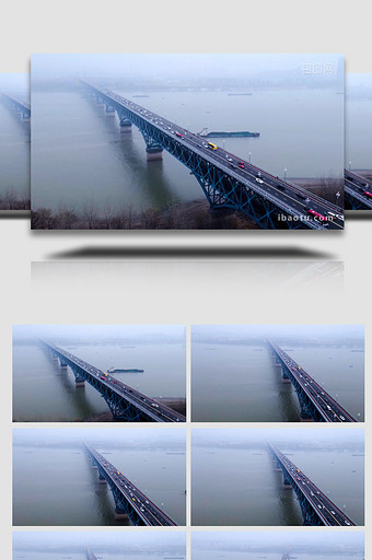 交通工具南京长江大桥车流汽车雾霾天出行图片