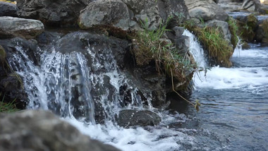 自然风景山水山泉水小瀑布石头自然景观实拍