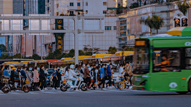 街道人流商圈十字路口人流车流延时摄影