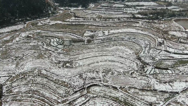 大气冬日梯田雪景航拍