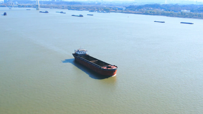 交通工具船运货轮轮船水路交通运输4k航拍