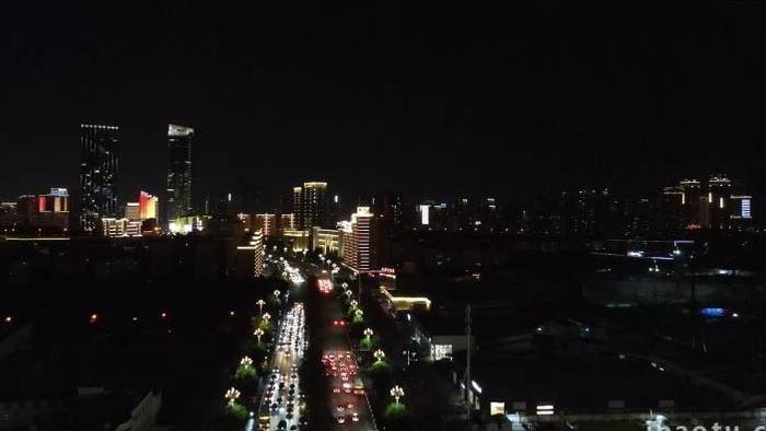 大气绚烂城市夜景城市街道夜景4k航拍