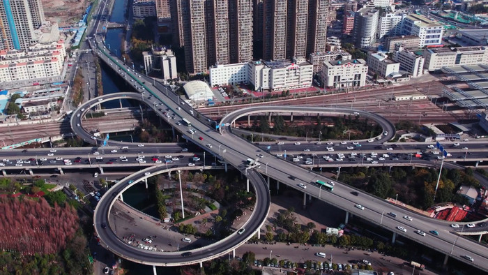 交通震撼昆明官南立交桥车流航拍