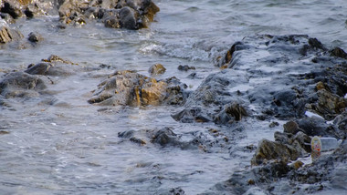 浅滩礁石海边浪花波浪大海海洋自然海洋实拍