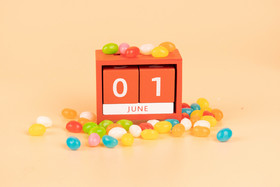 六一儿童节彩色糖果日历