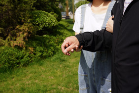 父亲节节日父女搀扶