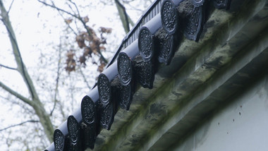 特写镜头古建筑屋檐雨滴升格慢动作高清实拍