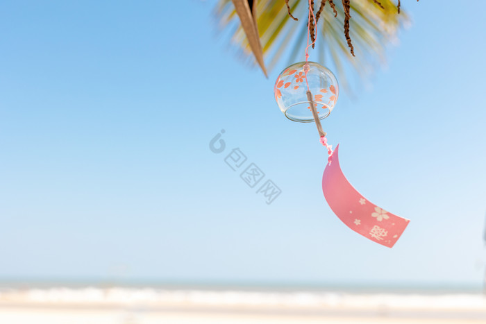 夏天海边沙滩风铃图片