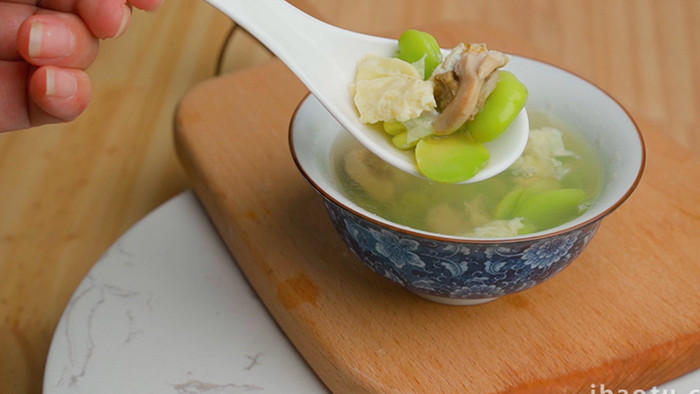 中餐美食时鲜扇贝蚕豆米汤制作实拍视频