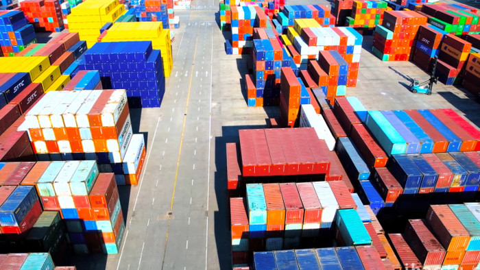 交通工具货运集装箱运输港口物流4K航拍