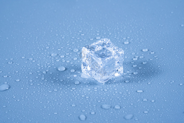 冰块冰镇透明冰块水滴图片