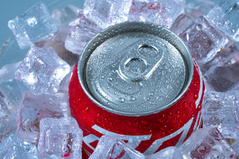 冰镇可乐饮品冰块