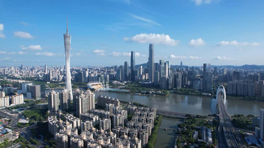 城市地标航拍广州塔蓝天白云地标建筑视频