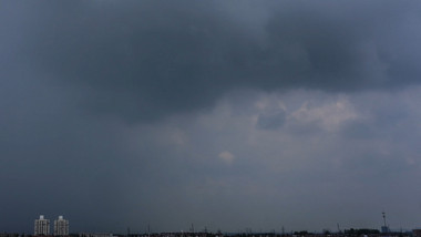 乌云密布特殊天气暴雨天4K延时